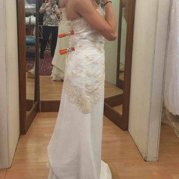 Vintage Bridal/Wedding Gown - Picture 3 of 7